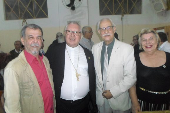 Bispo de Campos recebe homenagens na Academia Campista de Letras