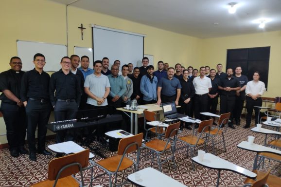 Seminaristas das Dioceses do Regional tem formação sobre Música Liturgia com assessor da CNBB
