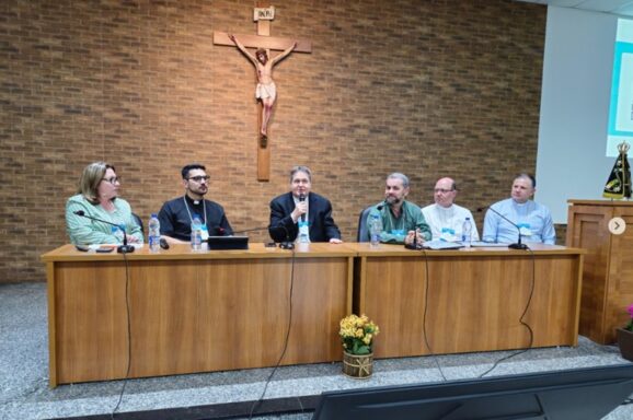 Regional Leste 1 foi representado em Encontro da CMOVIC em Brasília (DF)