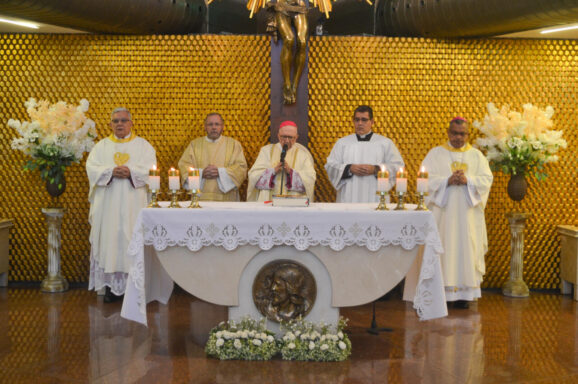 Dom Alano celebra 50 anos de episcopado em missa solene na Igreja São Judas Tadeu, em Niterói
