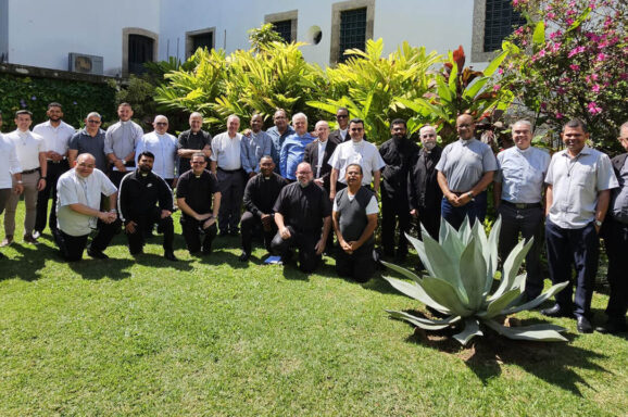 Presbíteros do Regional Leste 1 Refletem Sobre Esperança e Comunhão
