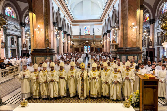 Encontro de Seminaristas do Regional Leste 1 reúne mais de 400 jovens e celebra 25 anos de comunhão vocacional