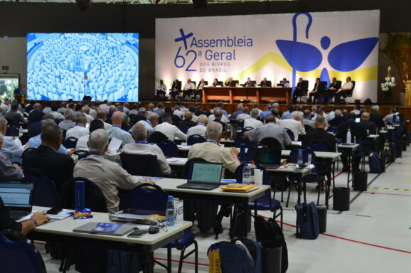 Em Aparecida, Assembleia da CNBB entra no ritmo dos debates e aprofunda diretrizes para a evangelização no Brasil